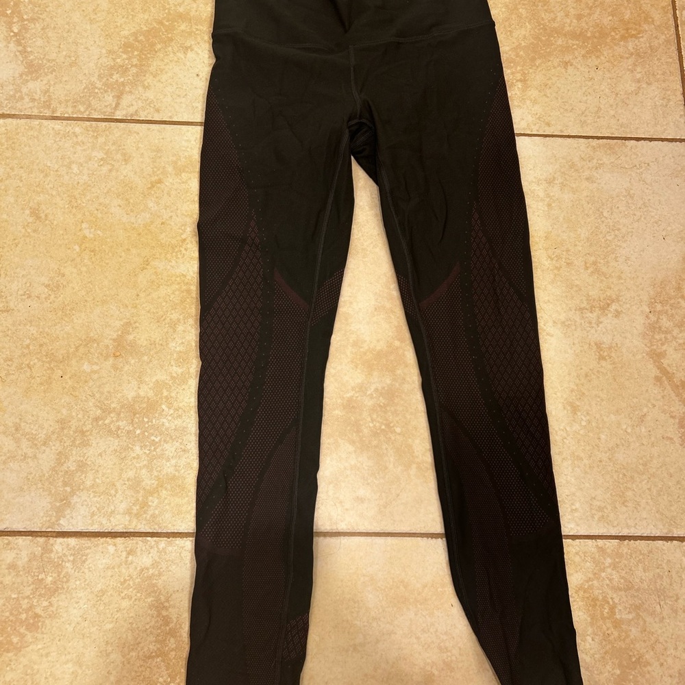 Lululemon Black and Pink Contour Leggings